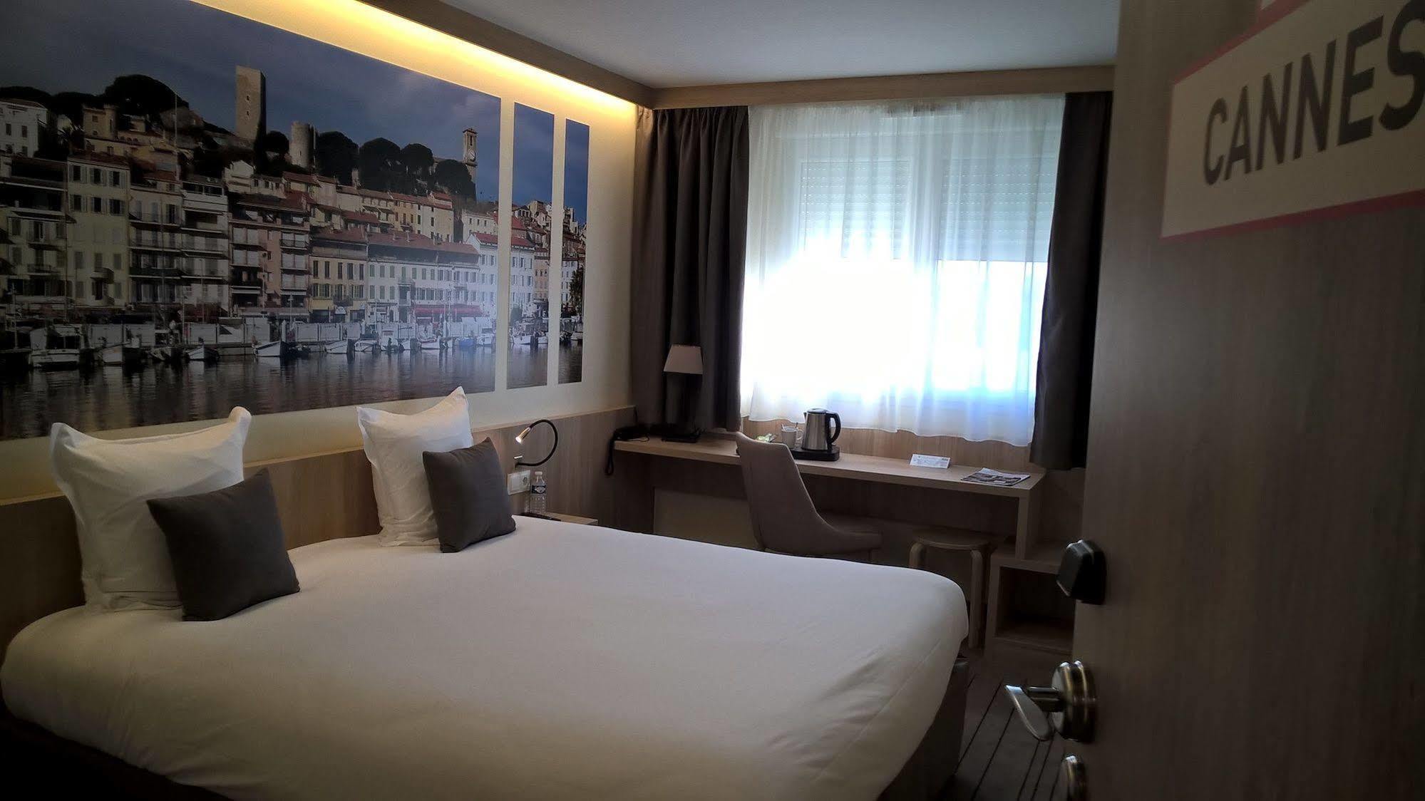 Brit Hotel Montargis Mormant-sur-Vernisson Buitenkant foto